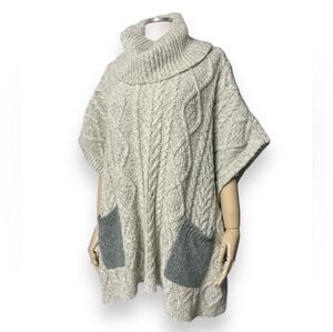 LED LUXE ESSENTIALS DENIM Cable Knit Turtleneck Poncho Cape Contrast Pockets